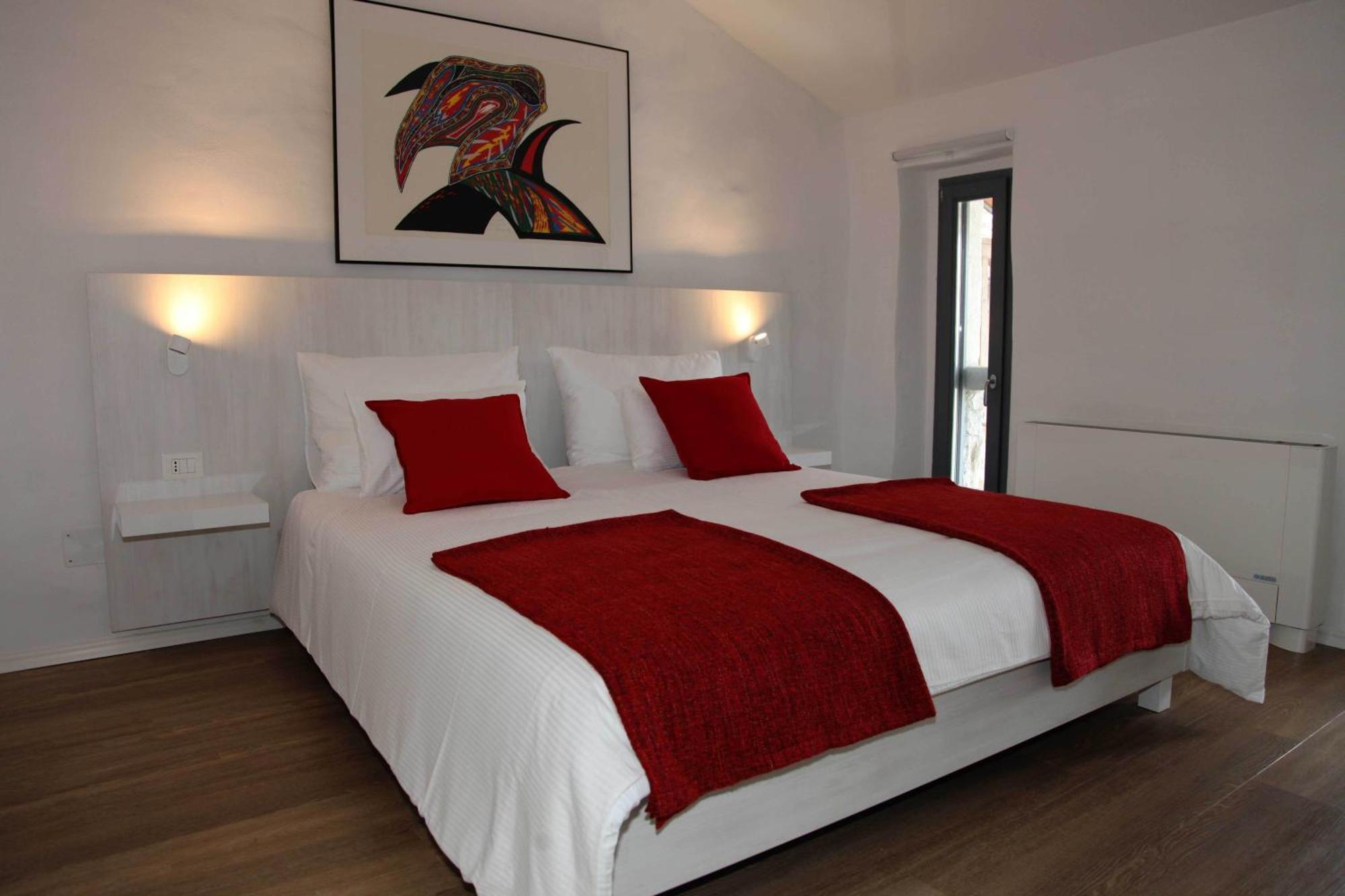 Boutique Hotel Dvor Dobrovo Rum bild