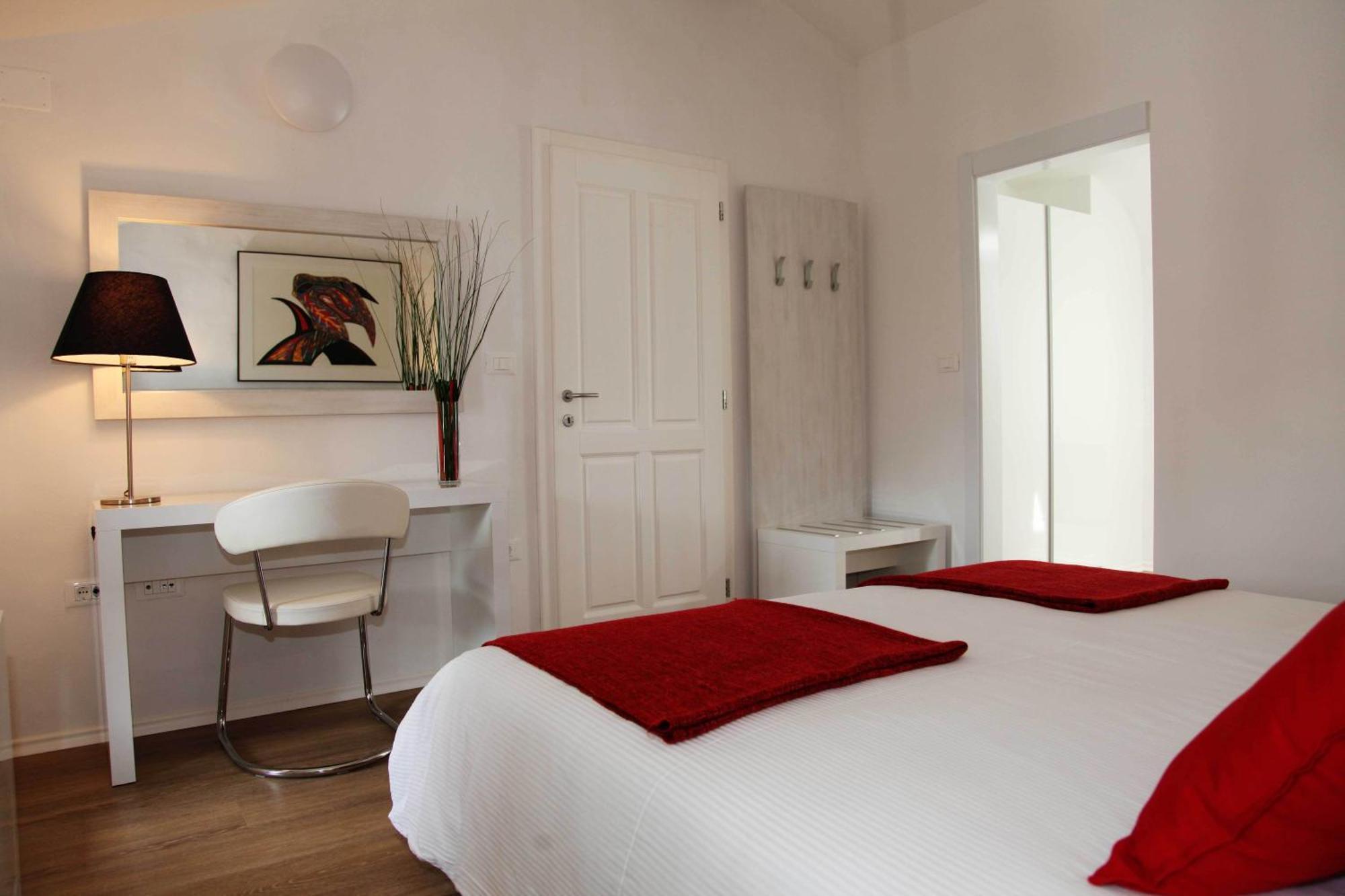 Boutique Hotel Dvor Dobrovo Rum bild