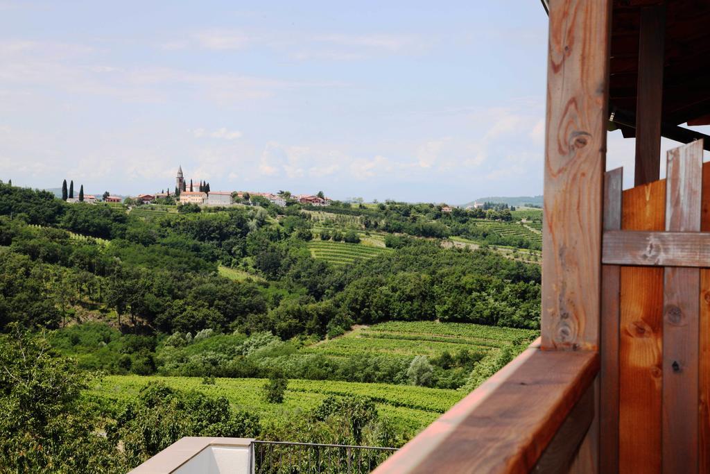 Boutique Hotel Dvor Dobrovo Rum bild