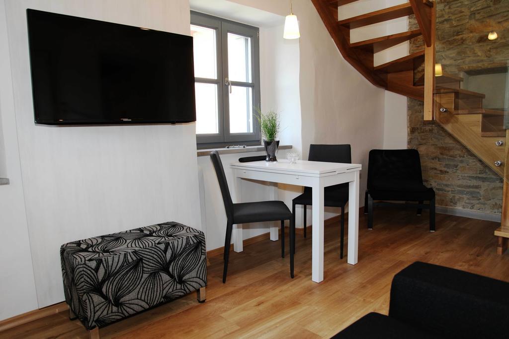 Boutique Hotel Dvor Dobrovo Rum bild