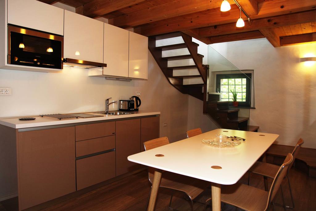 Boutique Hotel Dvor Dobrovo Rum bild